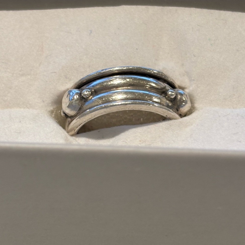 Elegant real Silver Band Ring ( size 6.5)